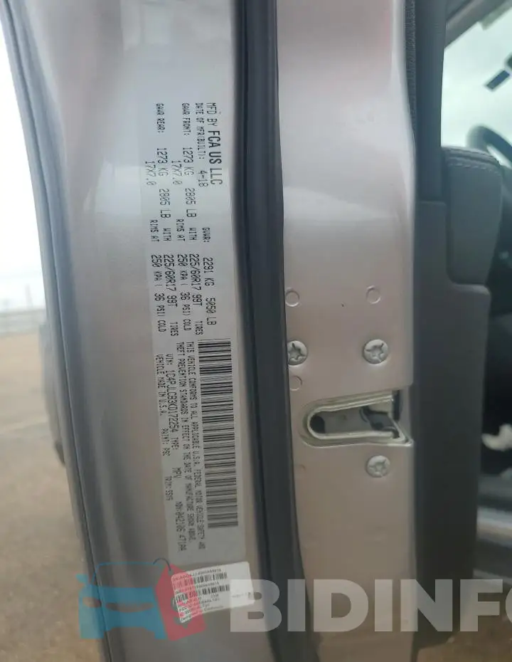 1C4PJLCB3KD172254 Photo# 13