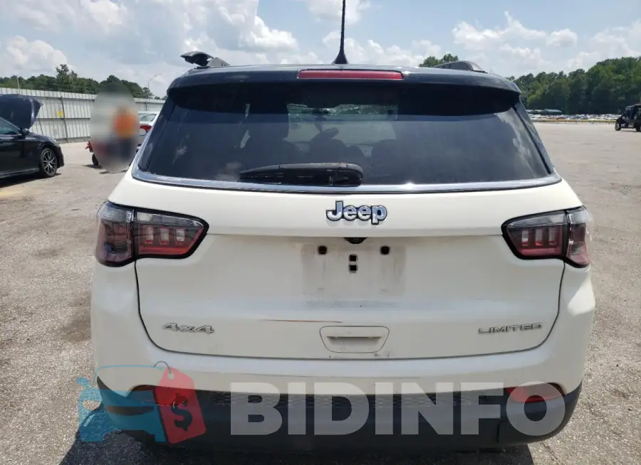 3C4NJDCB9LT238928 Photo# 6