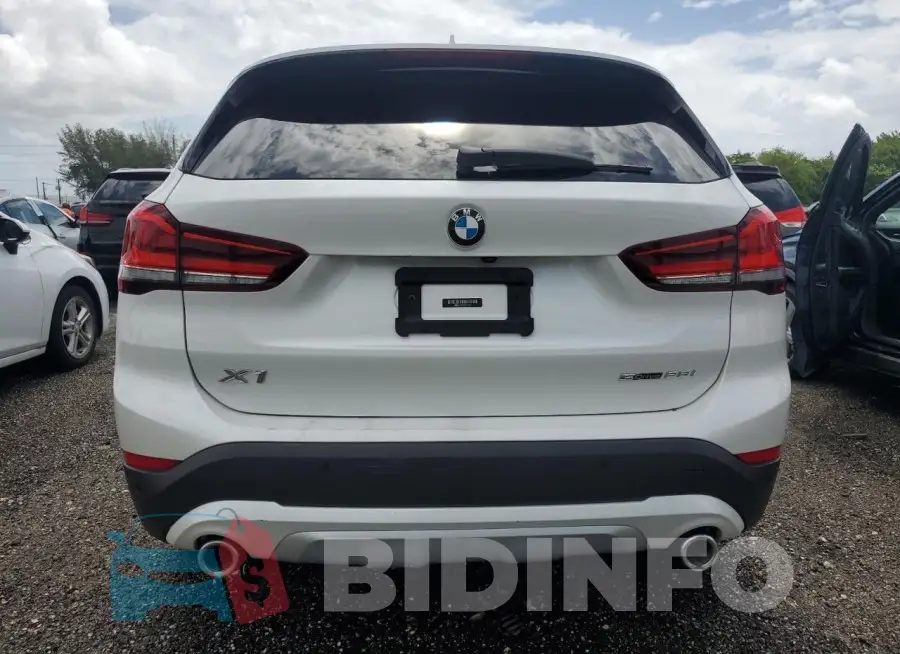 WBXJG7C09M5T78897 Photo# 6