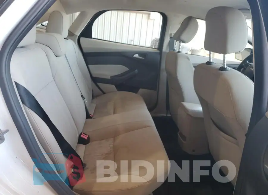 1FADP3F22FL299866 Photo# 10