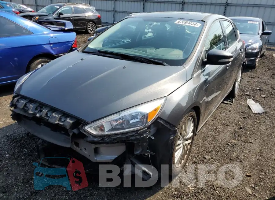 1FADP3N21JL327084 Photo# 1