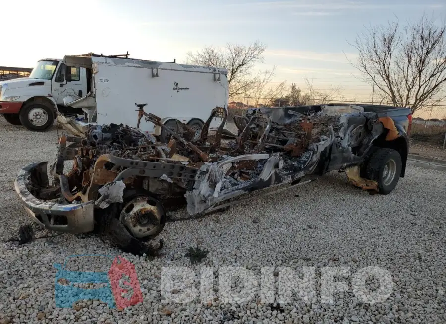 1FT8W3DT4JEB28687 Photo# 1