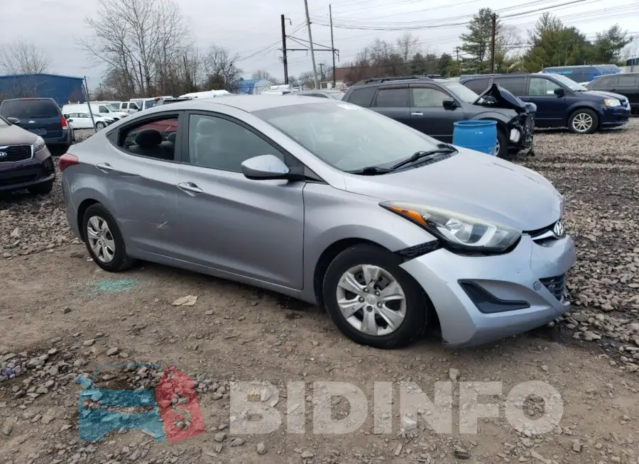 5NPDH4AE8GH682277 Photo# 4