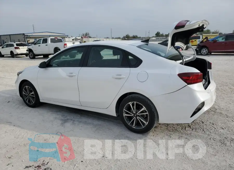 3KPF24AD1PE545526 Photo# 2