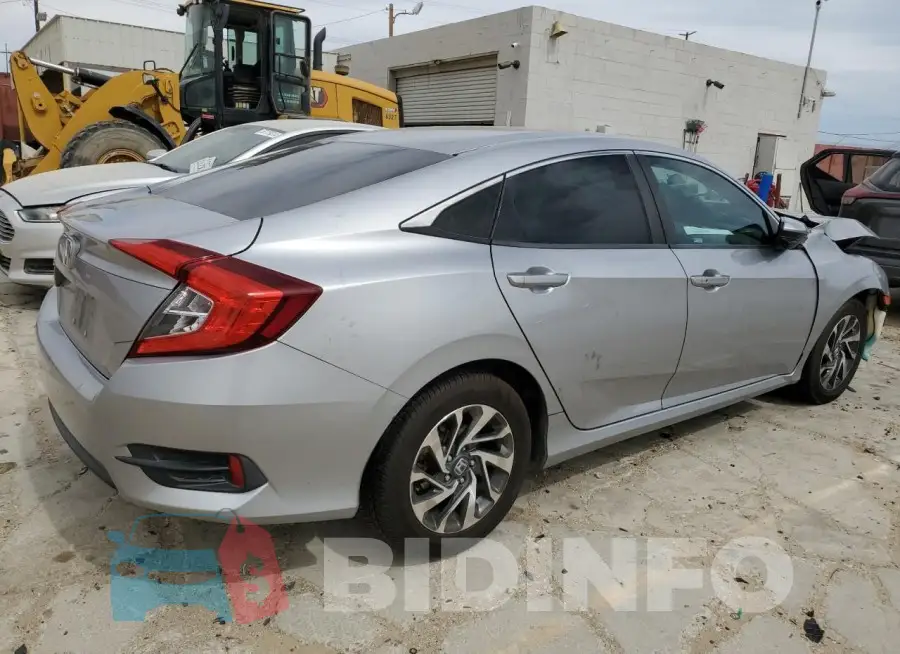 19XFC2F70GE236117 Photo# 3