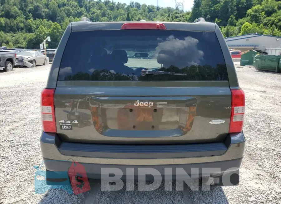 1C4NJRFBXFD412735 Photo# 6