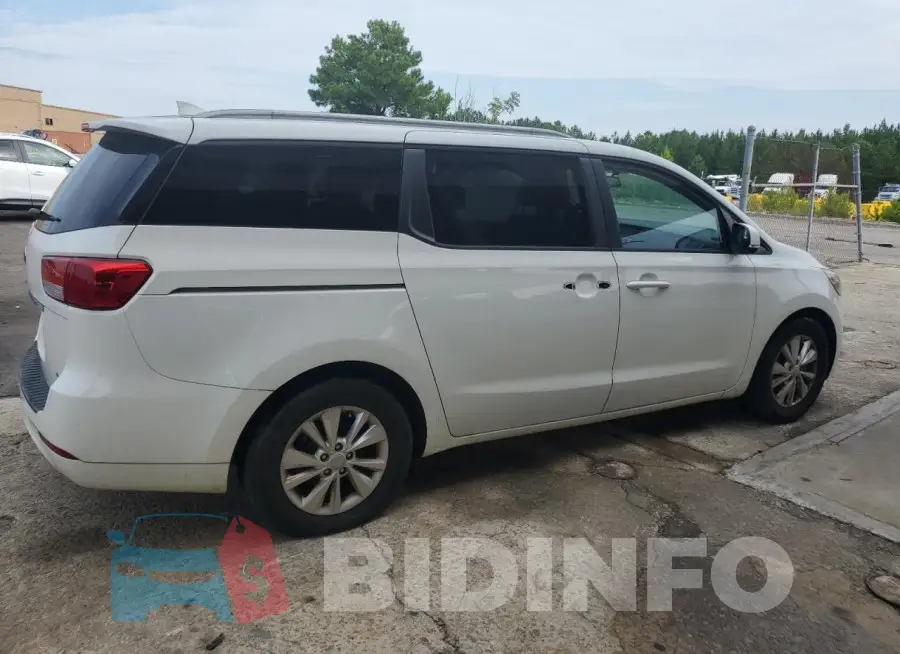KNDMB5C18F6061762 Photo# 3