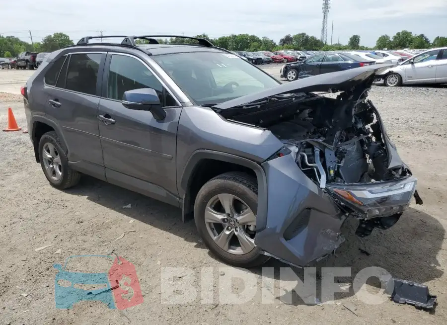 2T3P1RFV4PC381877 Photo# 4