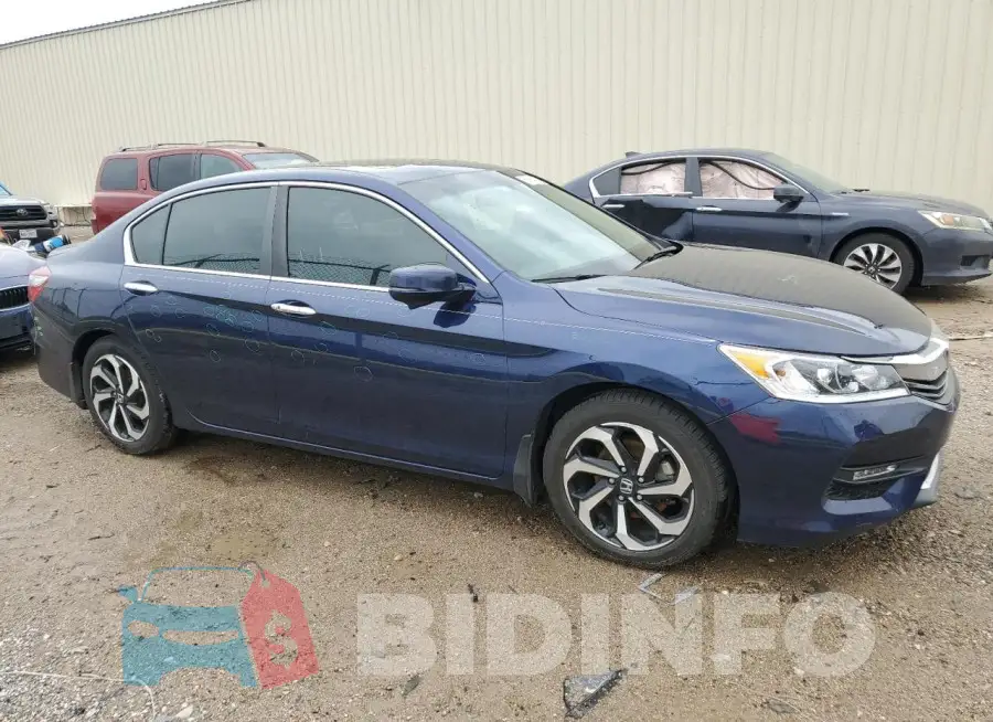 1HGCR2F82HA155118 Photo# 4