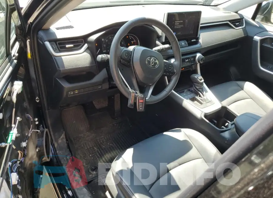 2T3C1RFV2PC224167 Photo# 8