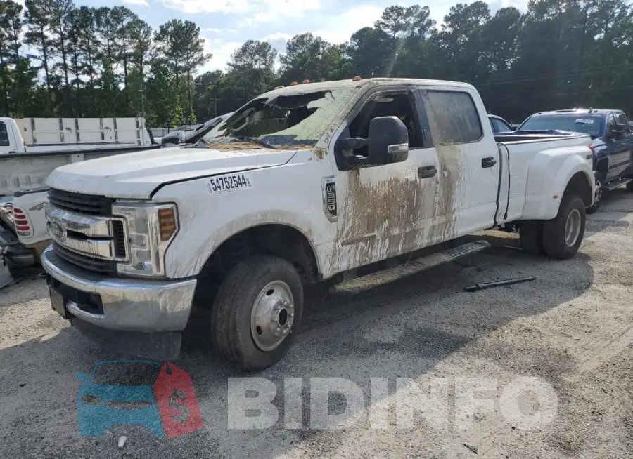 1FT8W3DT0JEB22126 Photo# 1