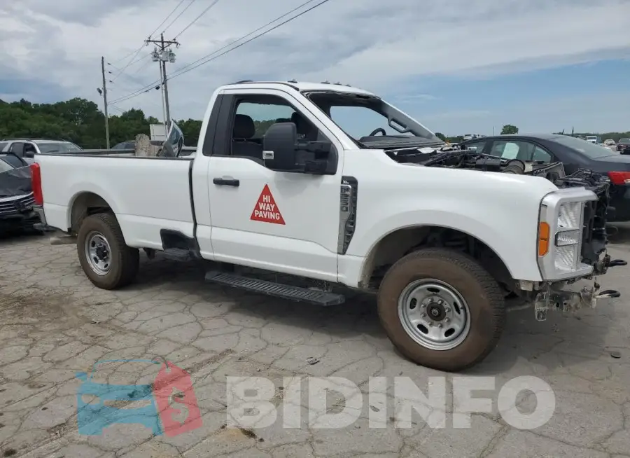 1FTBF2AA1PED89707 Photo# 4