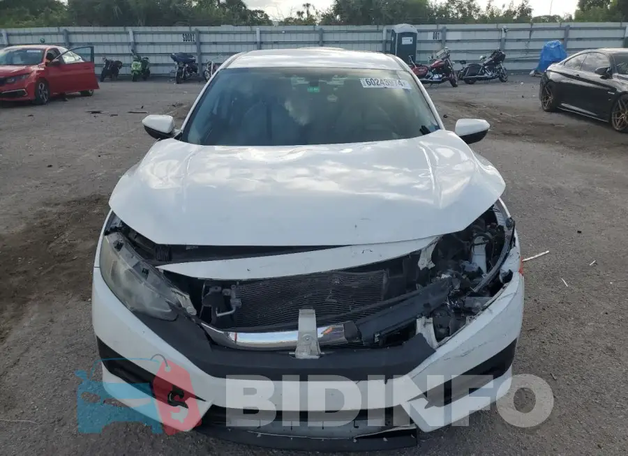 19XFC2F55GE075374 Photo# 5