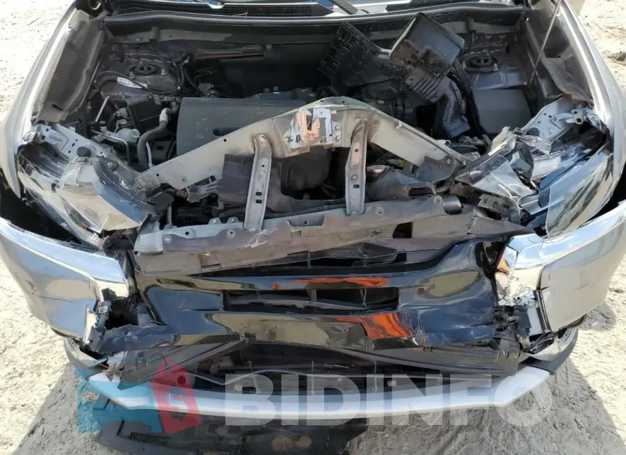 JA4AD2A35JZ053345 Photo# 12