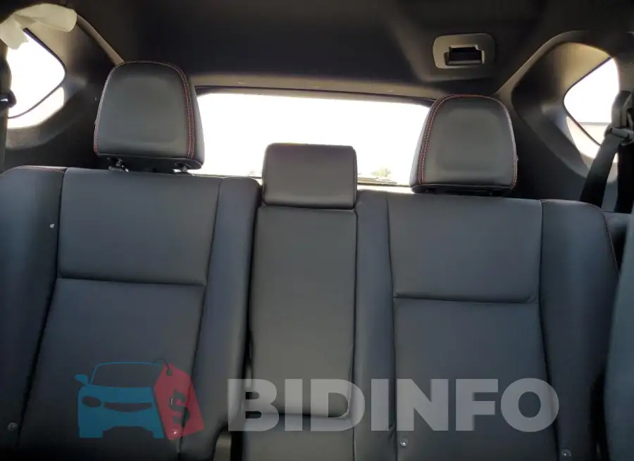 2T3NFREV0JW419976 Photo# 10