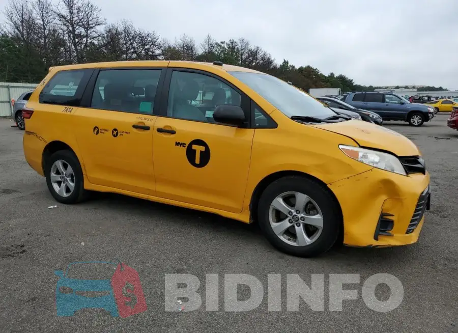 5TDZZ3DC3JS924742 Photo# 4
