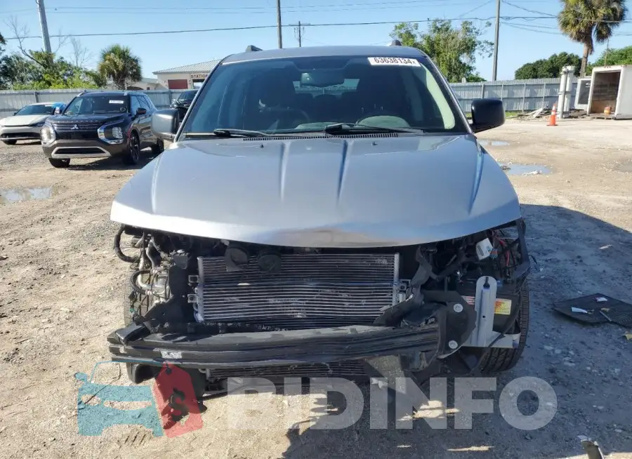 3C4PDCAB9HT581856 Photo# 5