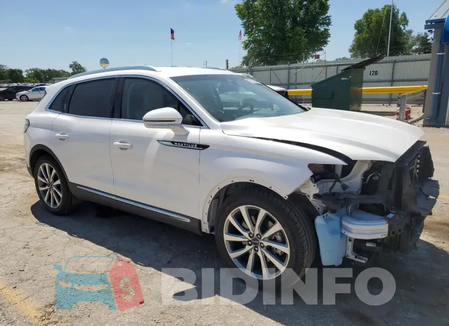 2LMPJ6K90KBL51440 Photo# 4