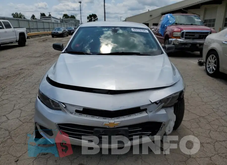 1G1ZB5ST0JF152437 Photo# 5