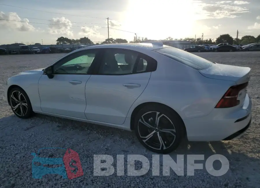 7JRL12TK0RG313235 Photo# 2
