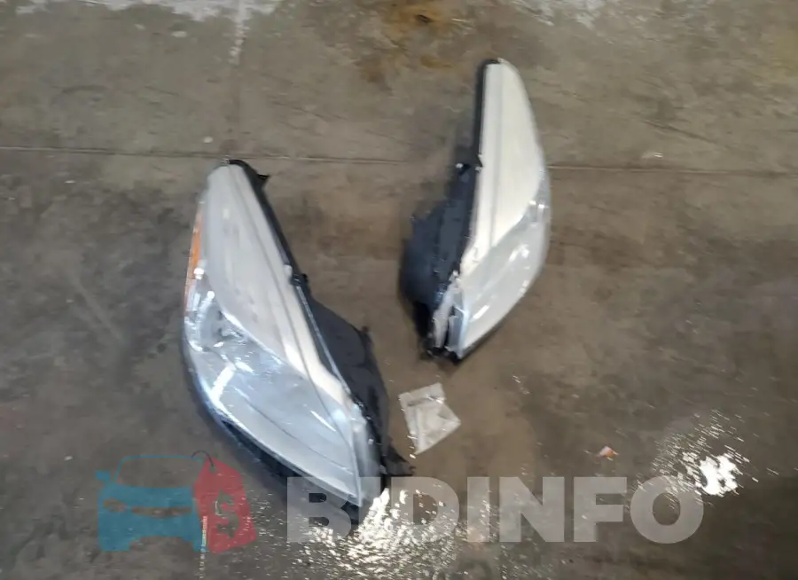 1FMCU9G90FUB17035 Photo# 13