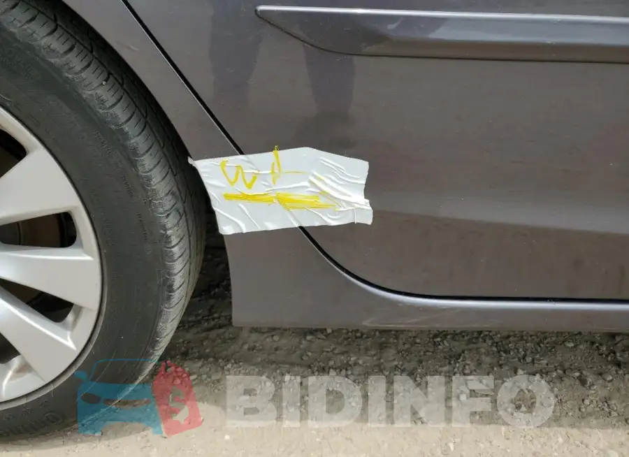 1HGCR2F83FA140107 Photo# 12