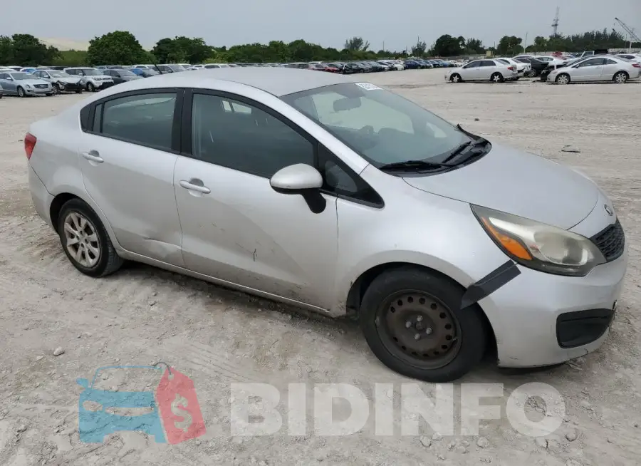 KNADM4A33F6437645 Photo# 4