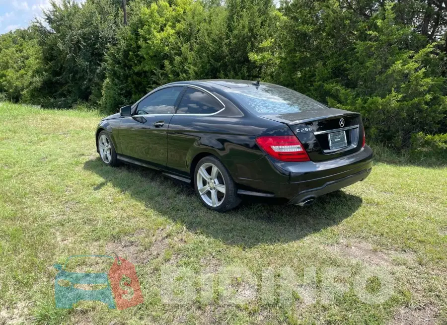 WDDGJ4HB3FG430944 Photo# 3