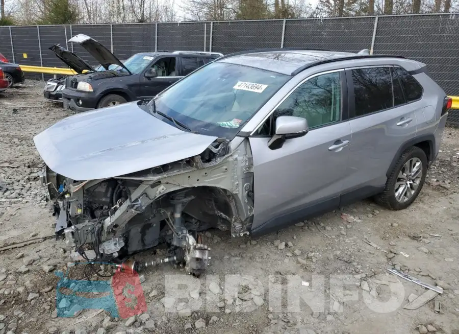 2T3A1RFV2KW071143 Photo# 1