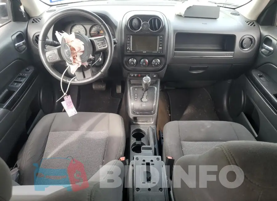 1C4NJPFB7GD576899 Photo# 8
