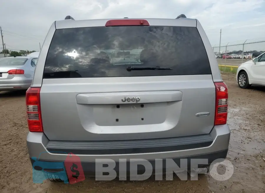 1C4NJPFB7GD576899 Photo# 6