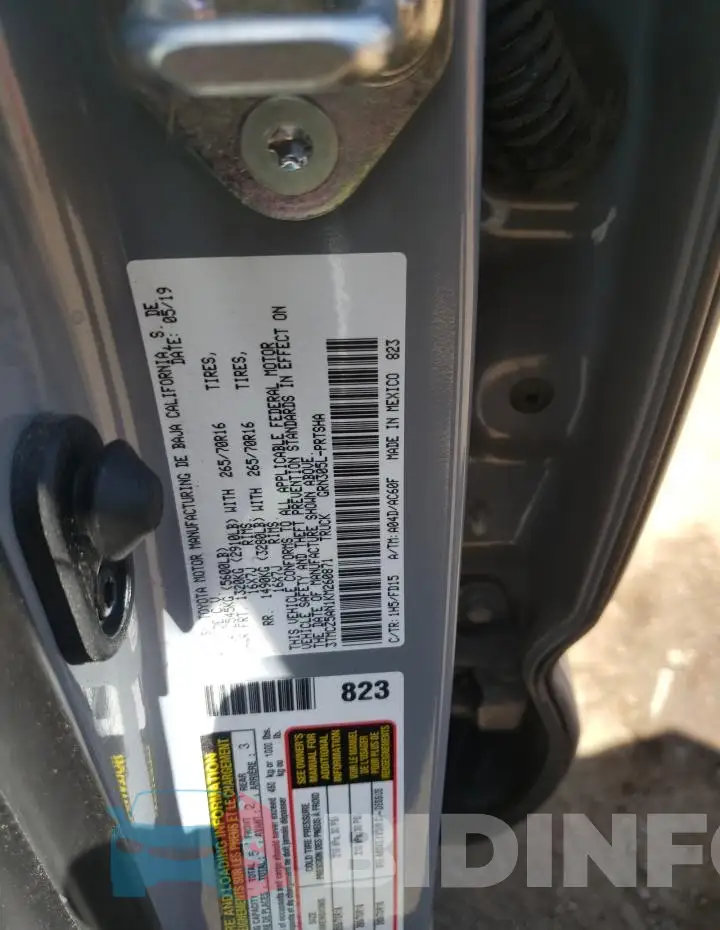 3TMCZ5AN1KM260871 Photo# 12