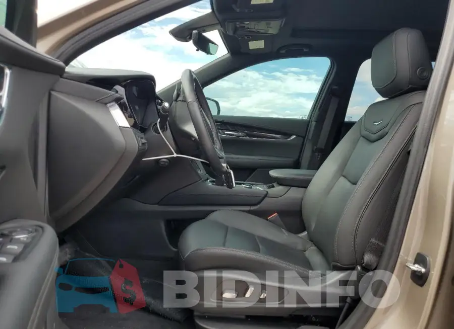 1GYKPCRS4NZ172863 Photo# 7