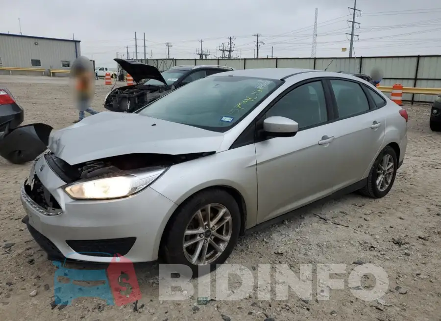 1FADP3F25JL290748 Photo# 1