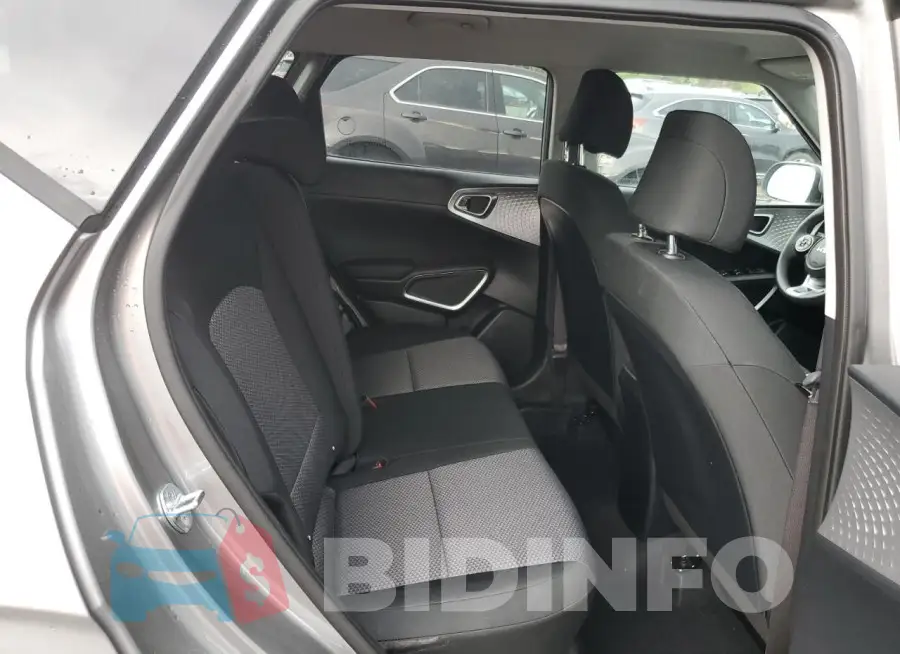 KNDJ23AU9N7804944 Photo# 11