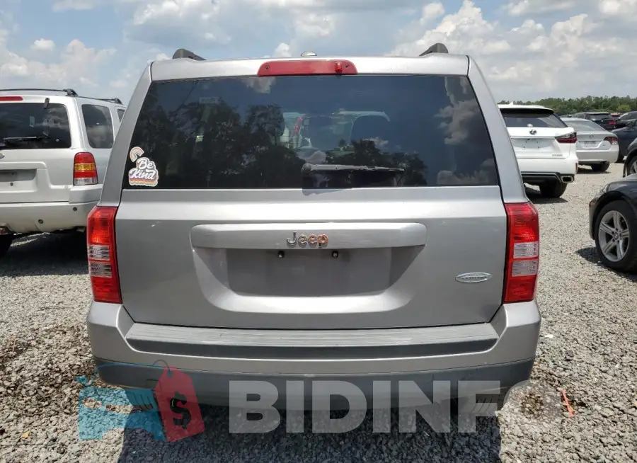 1C4NJPFB2GD655591 Photo# 6