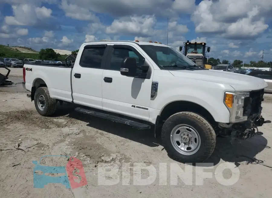 1FT8W3BT5JEC73644 Photo# 4