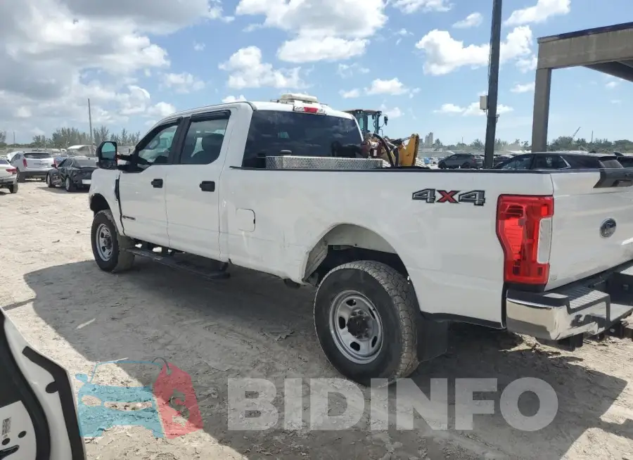 1FT8W3BT5JEC73644 Photo# 2