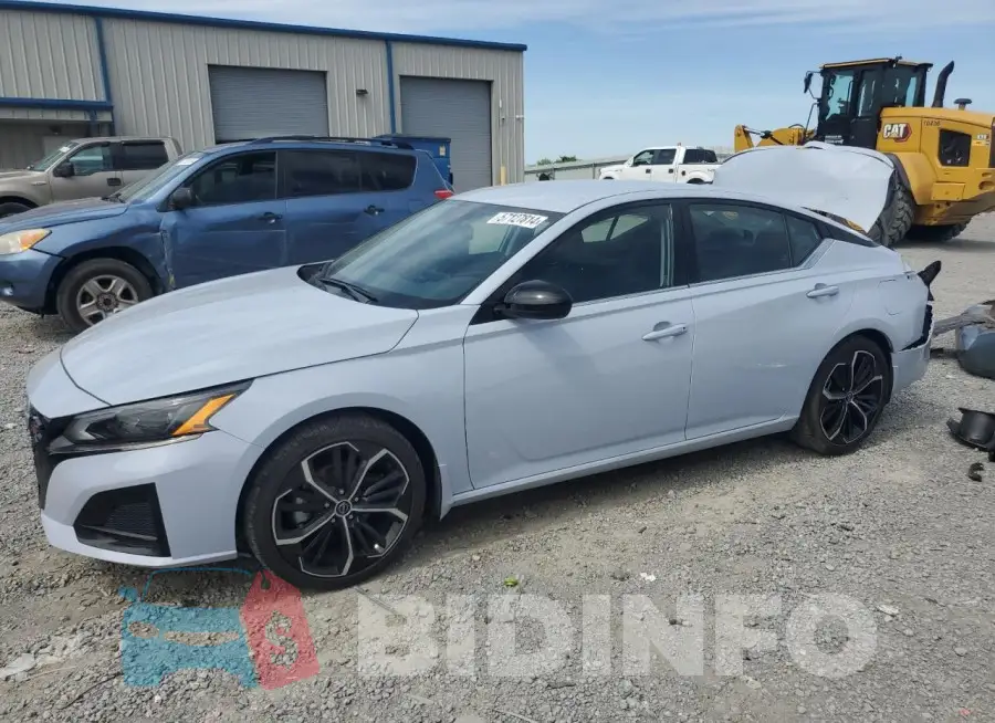 1N4BL4CV6PN348385 Photo# 1
