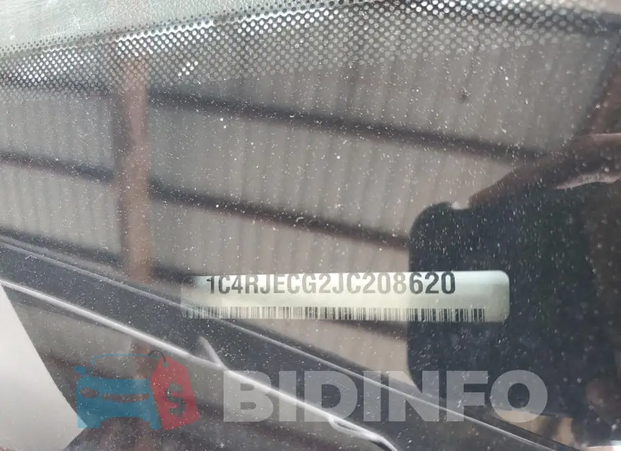 1C4RJECG2JC208620 Photo# 12