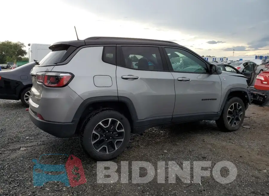3C4NJDDB2LT207907 Photo# 3