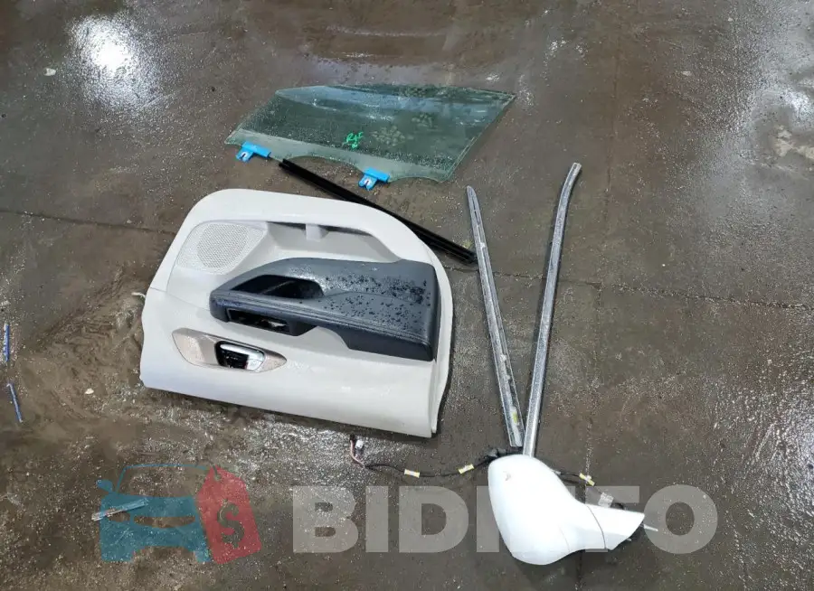 2C4RC1BG1JR154030 Photo# 13