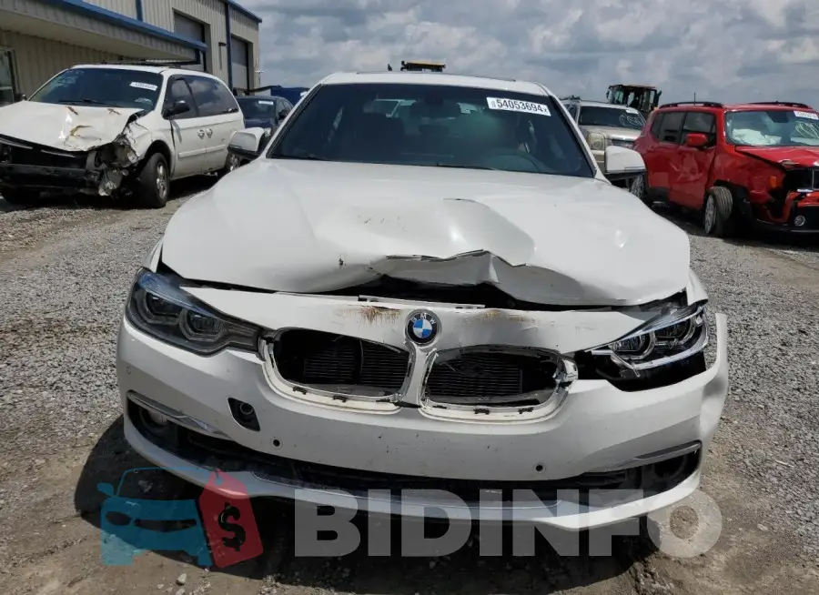 WBA8E9G54GNT45021 Photo# 5
