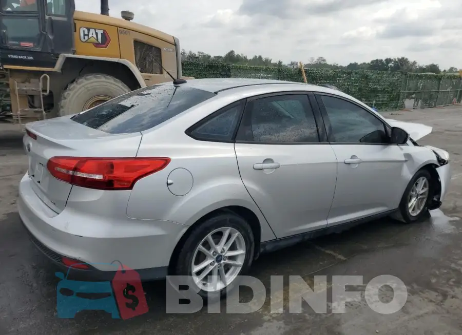 1FADP3F22JL256153 Photo# 3