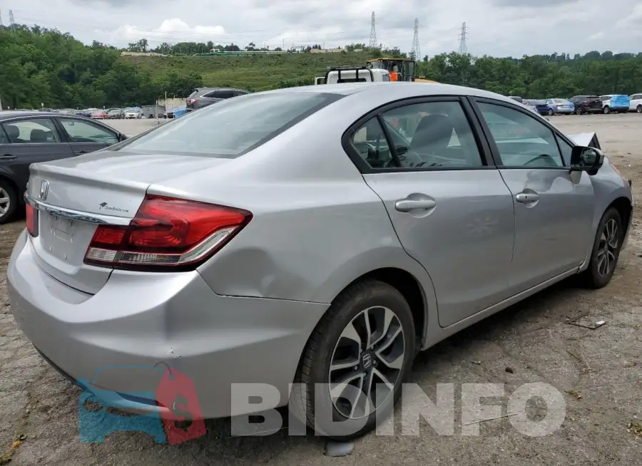 19XFB2F83FE207933 Photo# 3