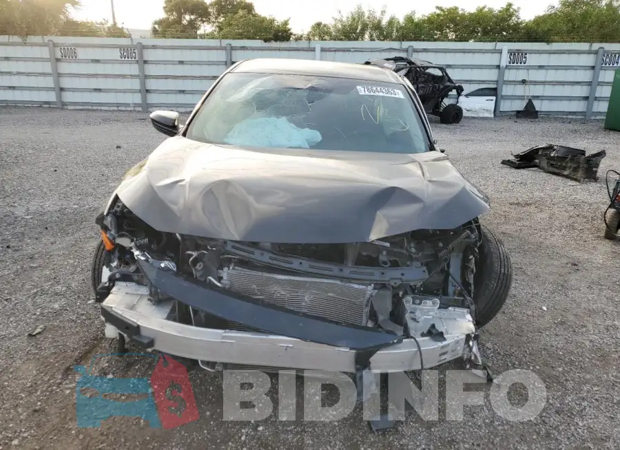 19XFC2F69KE049216 Photo# 5