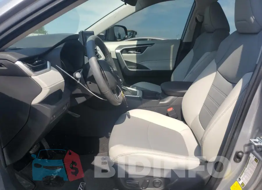 2T3C1RFV5MC167040 Photo# 7