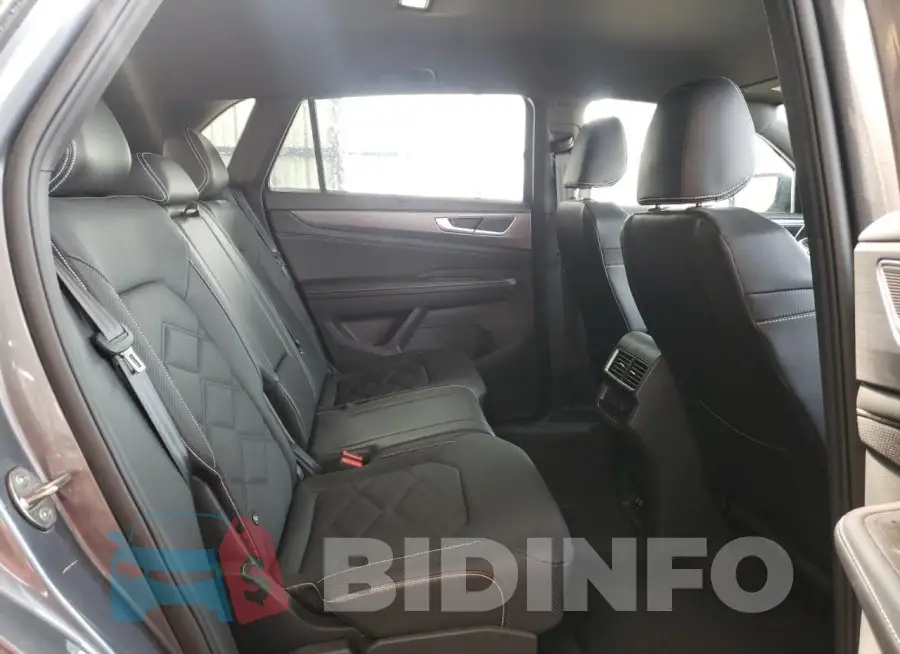 1V2HE2CA2RC217791 Photo# 11