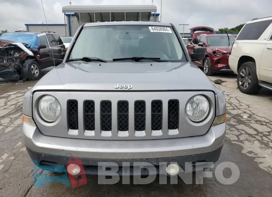 1C4NJPBB1GD652168 Photo# 5