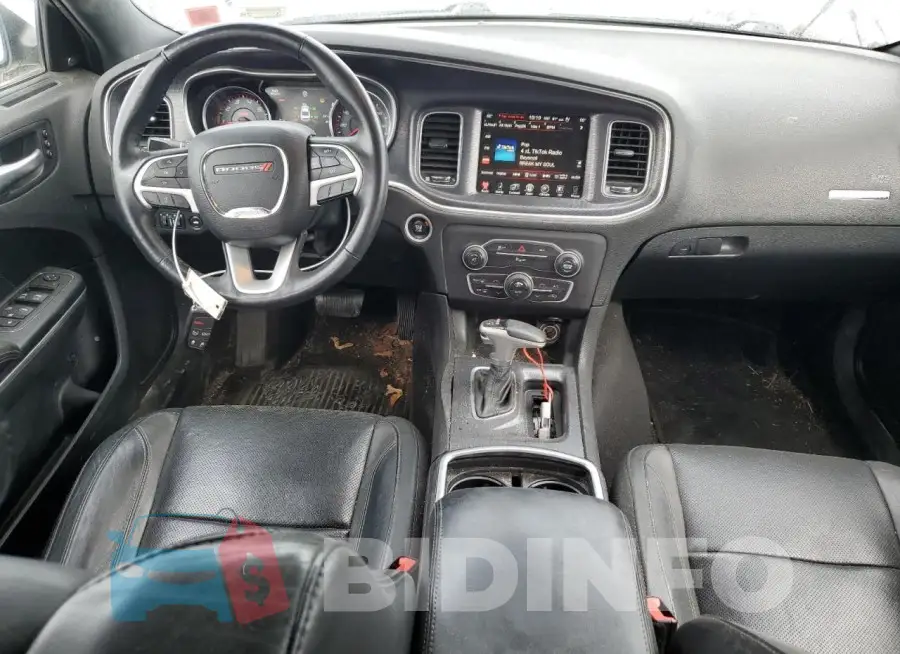 2C3CDXJG4FH791518 Photo# 8